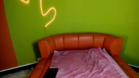 Lili  online show from April 2026 05:11:01 PM