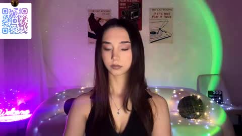 Lina online show from April 2026 11:08:02 PM