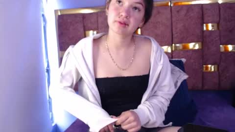 lilimini online show from March 2026 07:06:02 PM