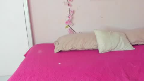 lilirousee online show from April 2026 02:00:02 AM