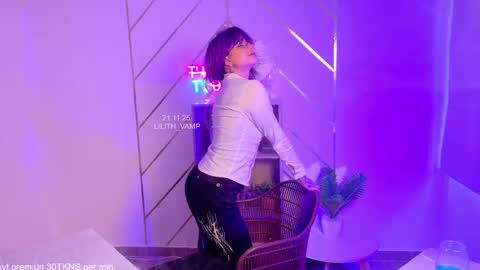 LILITH 200 LIKES   Thursday Clown Costume M online show from November 2025 09:02:01 PM