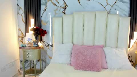 Lilith  online show from October 2025 05:19:02 AM