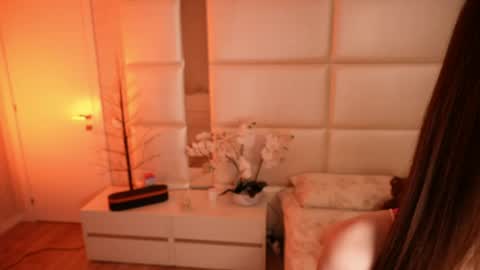 Lilly Colins online show from April 2026 06:34:01 PM