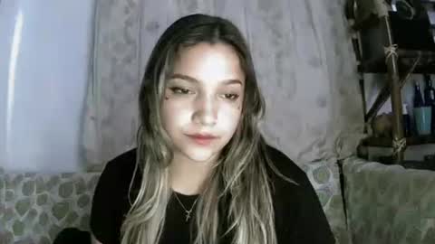 Sey - Lilly  online show from April 2026 07:00:02 AM
