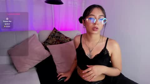 lillypinky1 online show from April 2026 02:37:02 AM