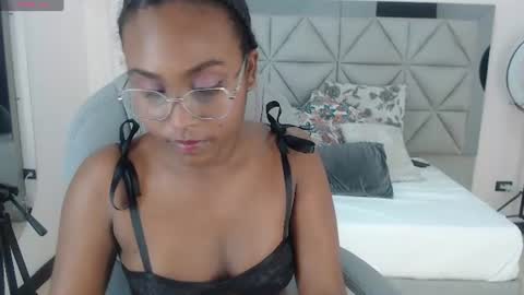 Snapshot of lily_mendoza chatting on June 2026 07:27:02 PM lily_mendoza online show from June 2026 07:27:02 PM