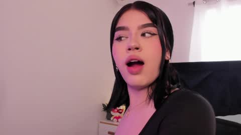 LilyWoodz online show from March 2026 07:18:02 PM