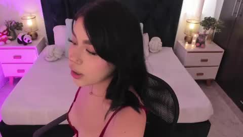 Snapshot of lily_woodz chatting on June 2026 07:13:02 PM LilyWoodz online show from June 2026 07:13:02 PM