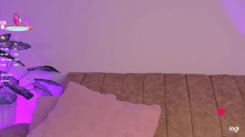 Lily  online show from September 2025 09:33:01 AM