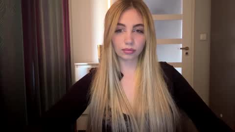 Lily online show from April 2026 06:06:01 PM