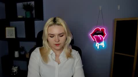 Lily online show from March 2026 07:26:02 AM