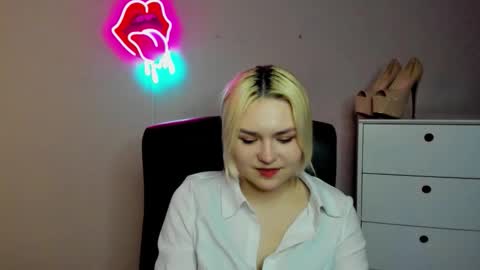 Lily online show from March 2026 02:43:01 PM