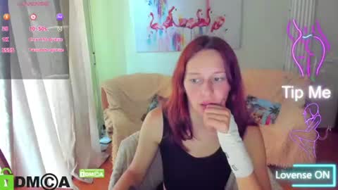Snapshot of lilyviolet7 chatting on June 2026 08:06:02 AM Hi Im Lily online show from June 2026 08:06:02 AM