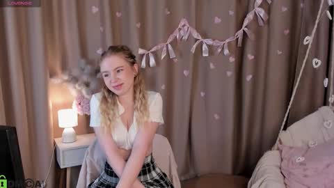 Snapshot of linda__bloom chatting on February 2026 01:24:02 AM Lin online show from February 2026 01:24:02 AM