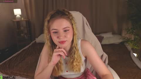 Snapshot of linda__bloom chatting on February 2026 01:24:01 AM Lin online show from February 2026 01:24:01 AM