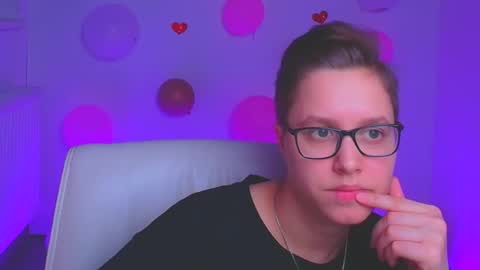 Linda online show from February 2025 09:48:01 PM