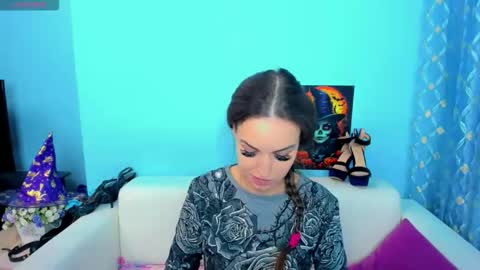 Linda online show from November 2025 02:44:01 AM