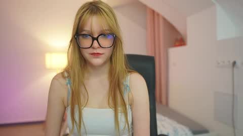 lisa mccoy  online show from March 2026 07:07:02 PM