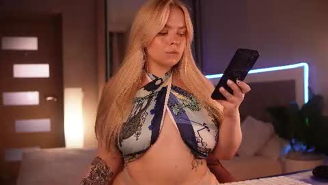 Snapshot of lisalovesweet chatting on June 2026 09:02:01 AM Lisa online show from June 2026 09:02:01 AM