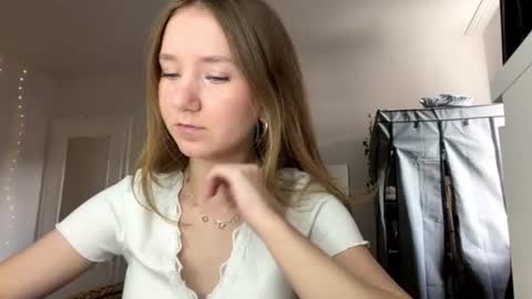 lisasmall online show from July 2026 04:44:01 PM