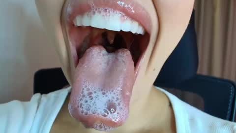 Lisbet online show from April 2026 10:48:02 PM