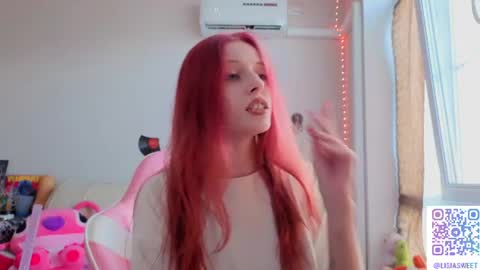 Snapshot of lisiasweet chatting on June 2026 02:07:01 PM Lika online show from June 2026 02:07:01 PM