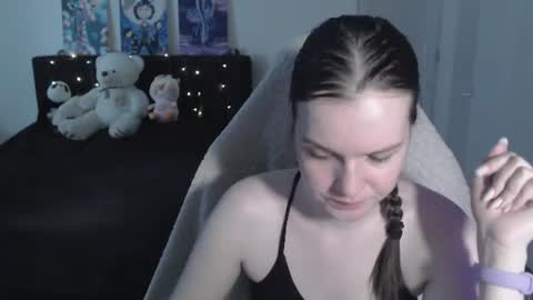 Snapshot of little__flowers chatting on June 2026 08:57:01 AM little__flowers online show from June 2026 08:57:01 AM