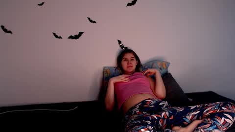 Alice.. online show from November 2025 02:51:02 PM