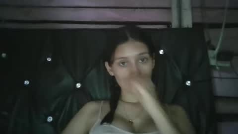 ESTRELA online show from May 2026 06:03:01 PM