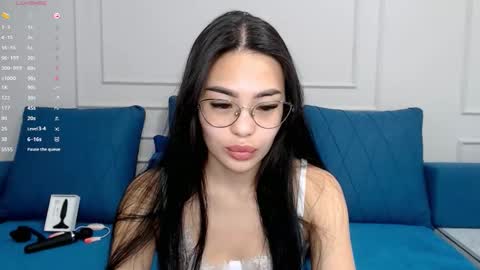 Snapshot of little_v1rgin_angel chatting on January 2026 09:35:01 AM Kwan online show from January 2026 09:35:01 AM