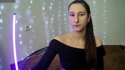 LittleAhWitch online show from November 2025 10:04:02 AM