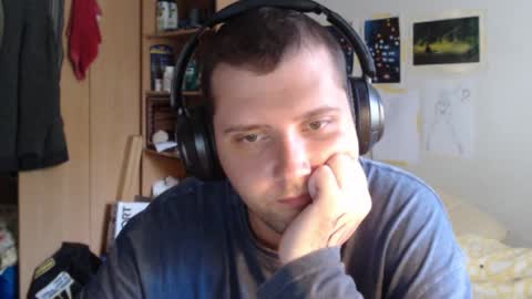 littlealien7 online show from November 2025 02:45:02 AM