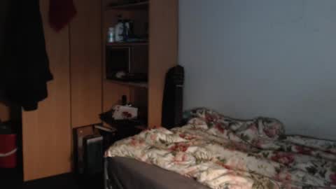 littlealien7 online show from April 2026 06:05:02 PM