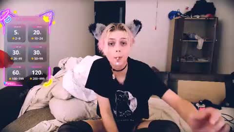 Snapshot of littlepinkcat chatting on June 2026 04:55:01 PM Felix online show from June 2026 04:55:01 PM