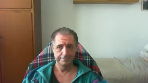 liuk53 online show from April 2026 12:53:02 PM