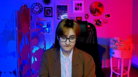 Snapshot of lixeluna chatting on April 2026 06:36:01 AM LixeLuna online show from April 2026 06:36:01 AM