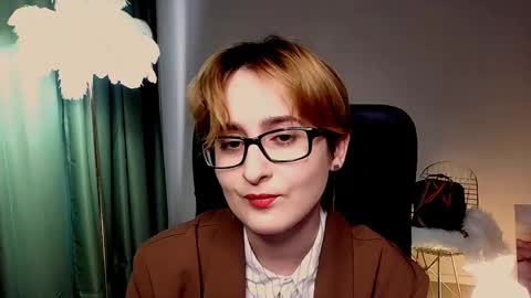 Snapshot of lixeluna chatting on May 2026 06:32:01 AM LixeLuna online show from May 2026 06:32:01 AM