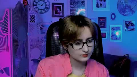 Snapshot of lixeluna chatting on May 2026 06:19:02 AM LixeLuna online show from May 2026 06:19:02 AM