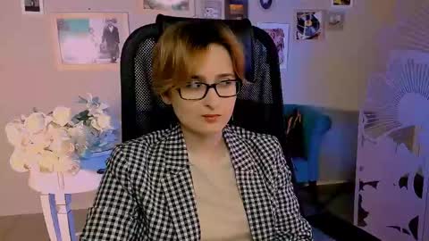 Snapshot of lixeluna chatting on May 2026 06:31:02 AM LixeLuna online show from May 2026 06:31:02 AM