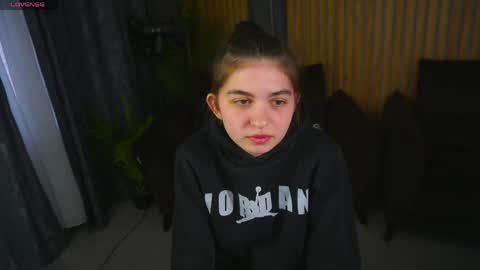 lizatiffanya_ online show from April 2026 01:11:01 PM