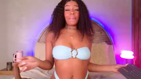 Snapshot of loana_vegas chatting on July 2026 05:51:02 PM LOANA online show from July 2026 05:51:02 PM