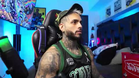 logan_hugh8 online show from February 2026 03:30:02 PM