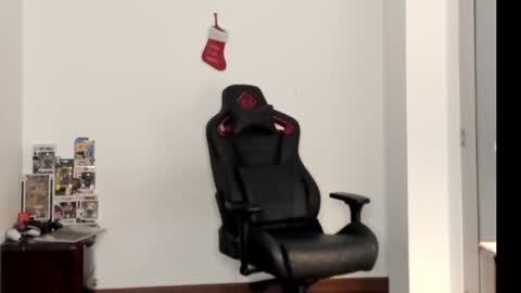 Snapshot of logannick chatting on January 2025 08:10:02 AM Logan online show from January 2025 08:10:02 AM