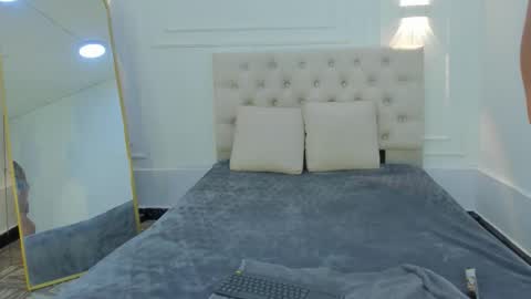 lola red online show from March 2026 07:02:02 PM