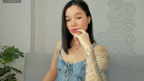 lolly_turner online show from April 2026 05:07:02 AM