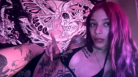 lookingforlona online show from September 2025 03:01:01 PM