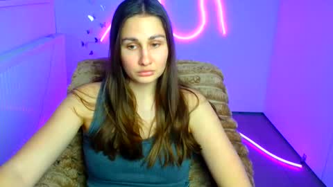 Lora online show from March 2026 12:42:01 PM