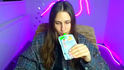 Lora online show from April 2026 11:37:02 AM