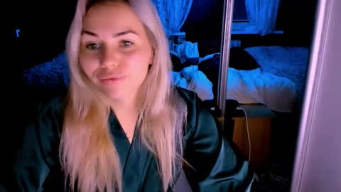 Lora online show from October 2025 02:20:01 AM