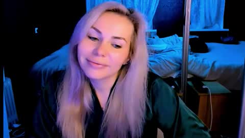 Lora online show from October 2025 02:23:02 AM